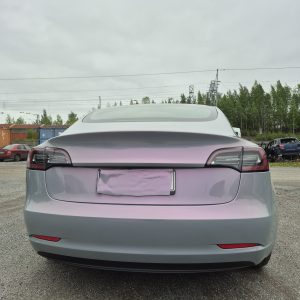 WunderVinyl Super Gloss+ Candy Flip Grey to Purple LT — Tesla Model 3