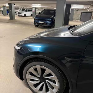 Tela Model Y yliteippaus