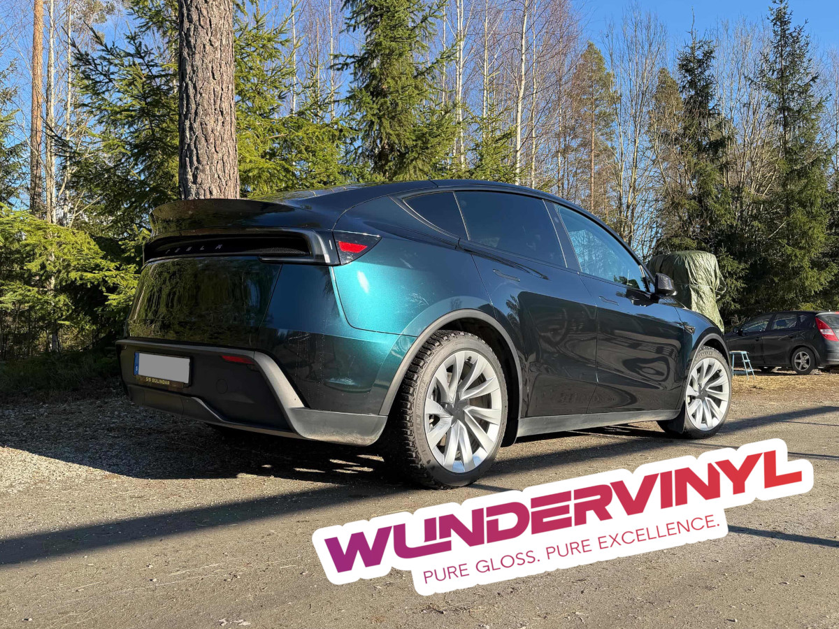WunderVinyl Super Gloss+ Dark Racing Green LT — Tesla Model Y